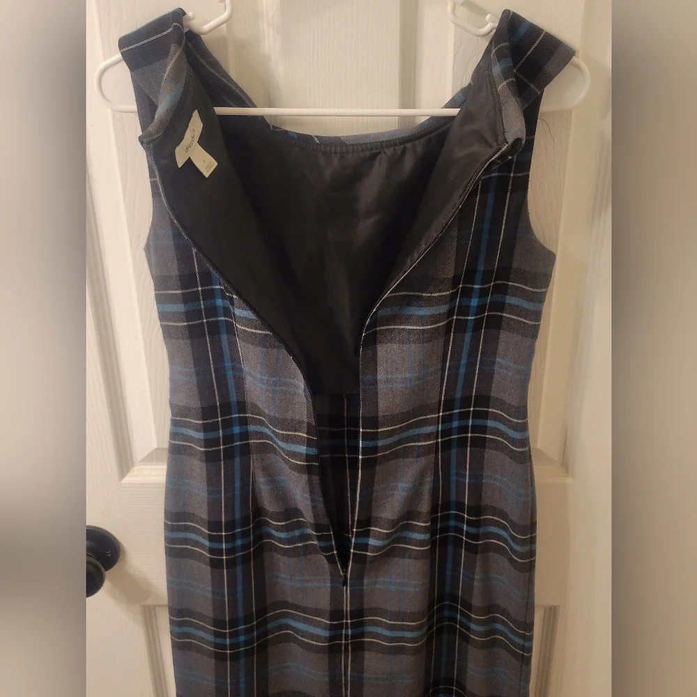 Dress - Picture 4 of 6